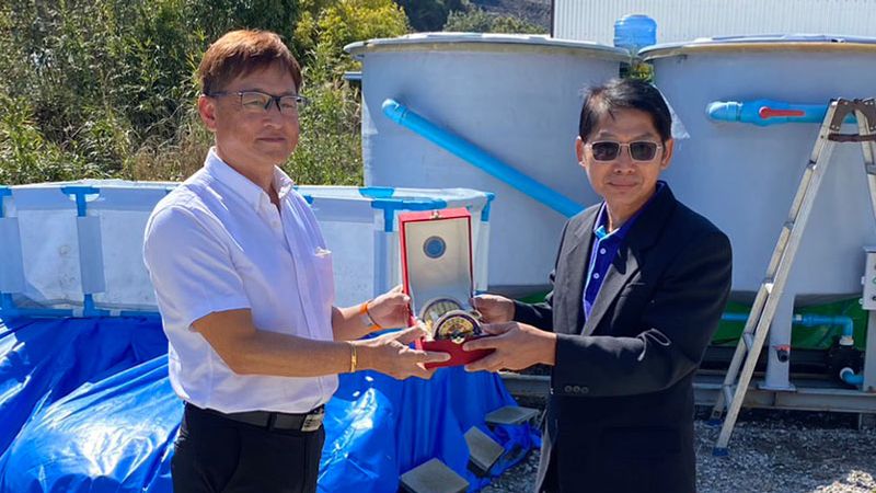 タイ国農水省水産局副局長が、鹿児島県指宿市のスチャートファーム式バナメイエビ種苗生産施設へ見学に来られました。