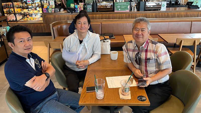 弊社の販売する濾過システム開発者と養殖システムの考案者の2人と、今後の日本市場に向けてのシステムの拡販を検討中です。